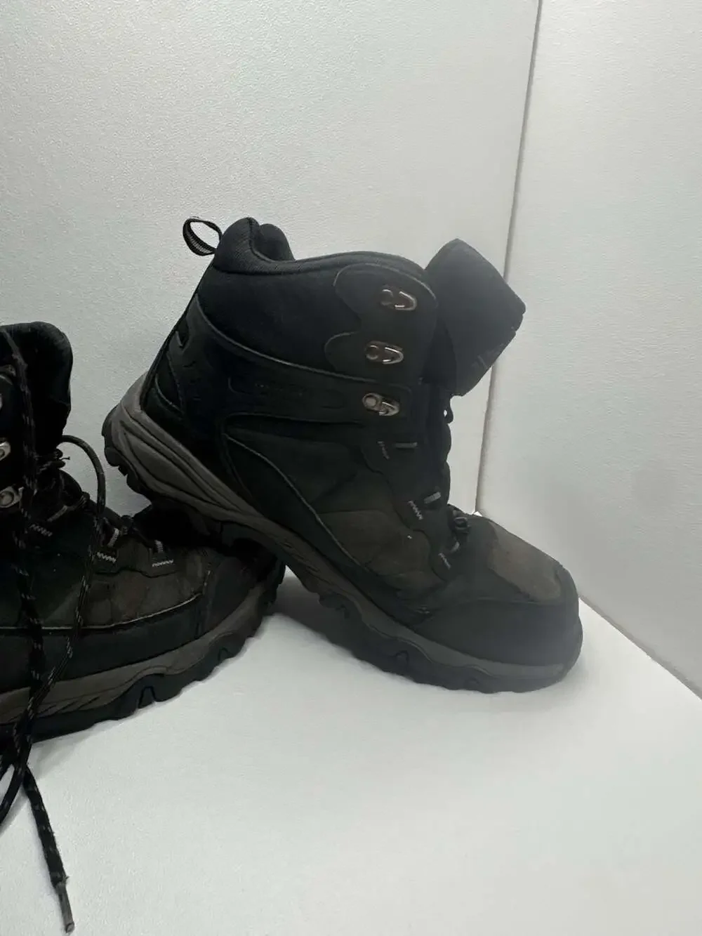 NORTIV8 Men's Mid-Ankle Waterproof Hiking Boots